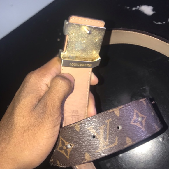 Authentic Louis Vuitton belt... Originally 500$ - Picture 4 of 7
